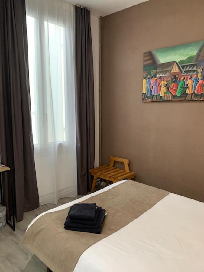 Hotel Restaurant De L'Union Mirambeau  Εξωτερικό φωτογραφία