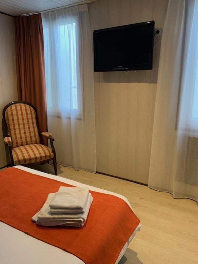 Hotel Restaurant De L'Union Mirambeau  Εξωτερικό φωτογραφία