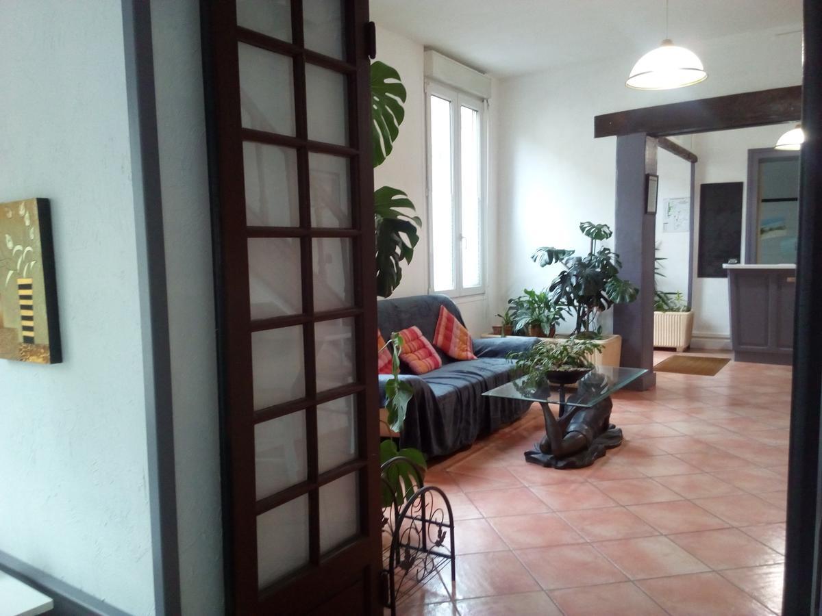 Hotel Restaurant De L'Union Mirambeau  Εξωτερικό φωτογραφία