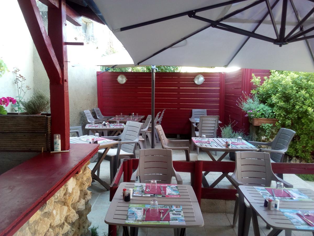 Hotel Restaurant De L'Union Mirambeau  Εξωτερικό φωτογραφία